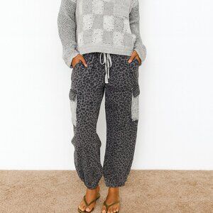 POL Leopard Print Denim Cargo Jogger Pants  – Gray & Black, Size M New